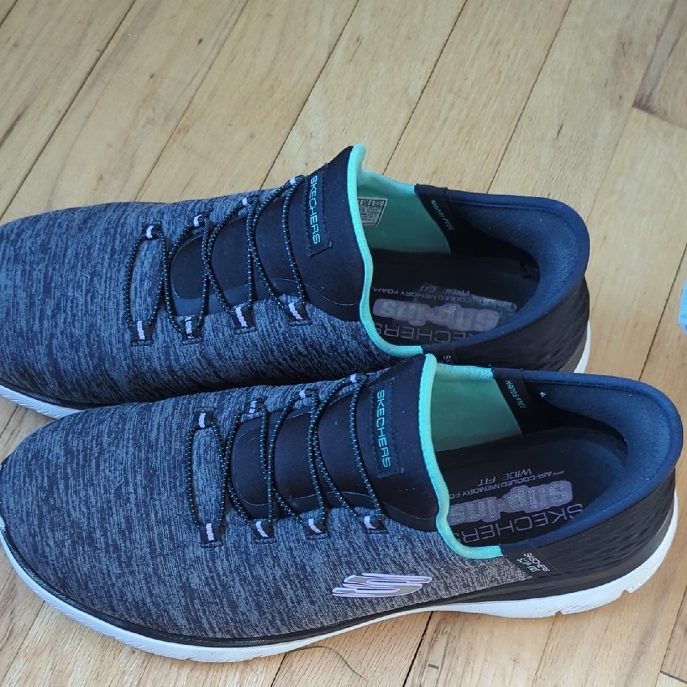 Skechers Slip Ins - Picture 2 of 13